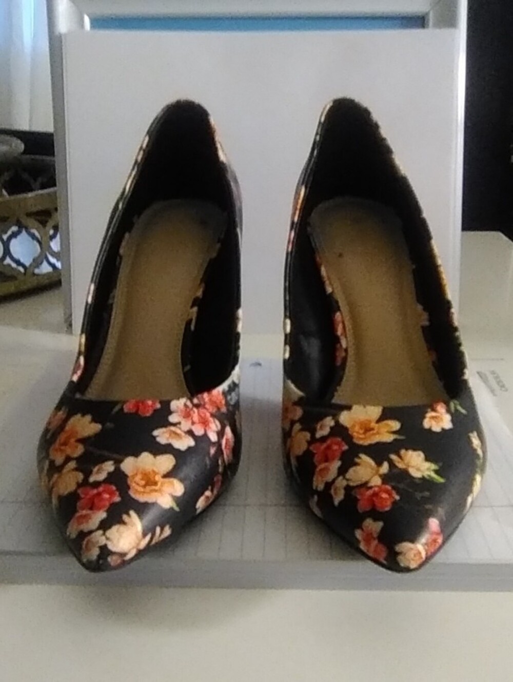 Kelly & Katie Black Pointed-Toe Floral Pumps